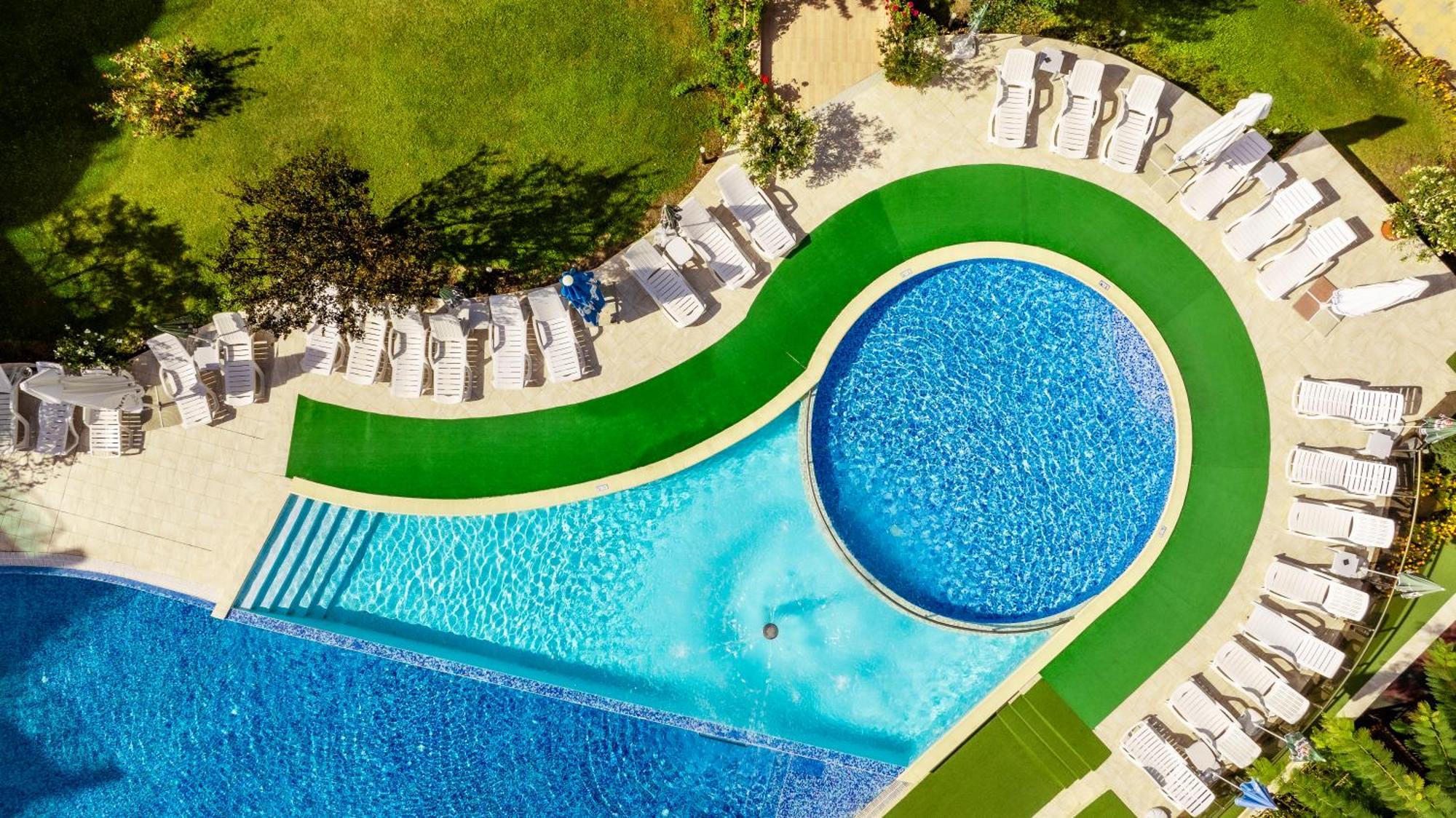 Aparthotel Hotel Prestige City II 프리모르스코 외부 사진